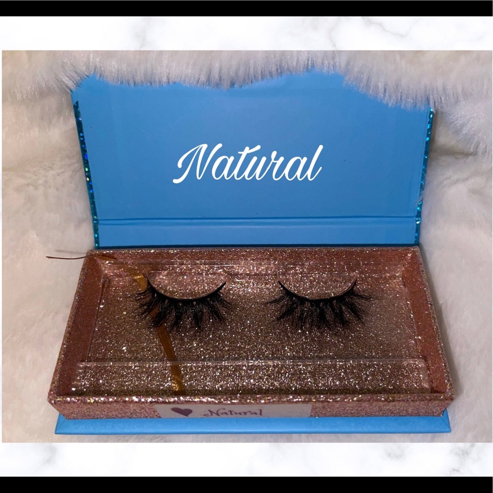 Mink Lashes - Picture 2 of 7